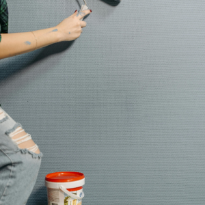 pintando-pared-yr-pinturas